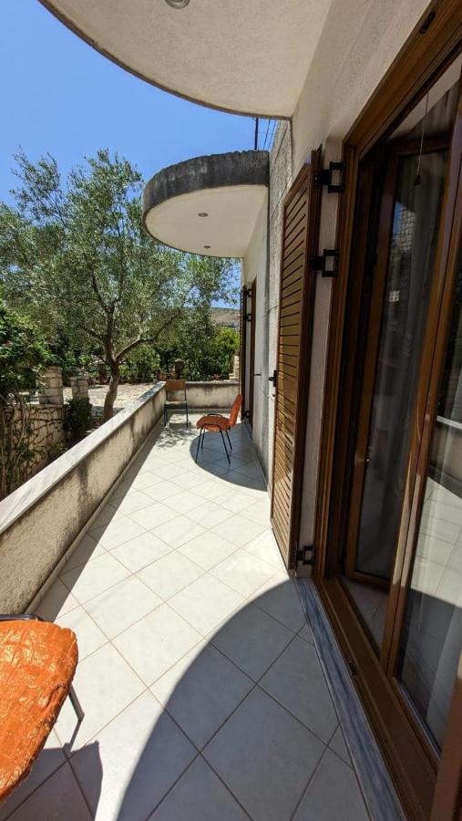 Hasani Apartments Саранда Екстер'єр фото